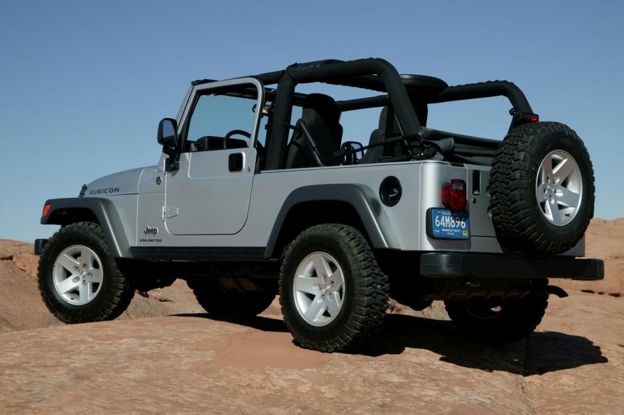  Jeep Wrangler Rubicon Unlimited 2005 года  (фото 15 из 32)
